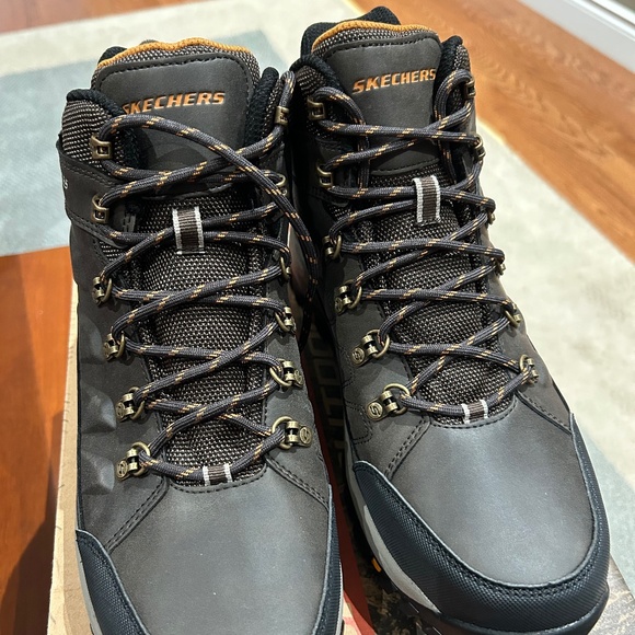 Shoes - Picture 1 of 4